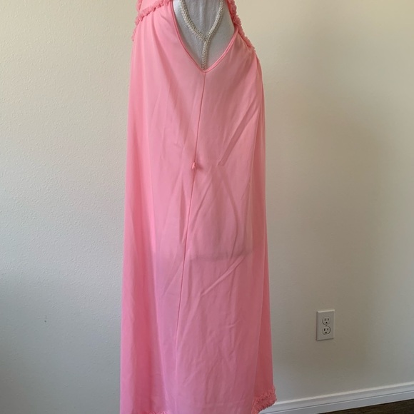 Elegant Pink Lace Nightgown - Picture 4 of 9
